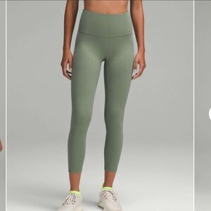 Lululemon Wunder Train High-Rise Ribbed Tight 25" in Grey Eucalyptus Size 4